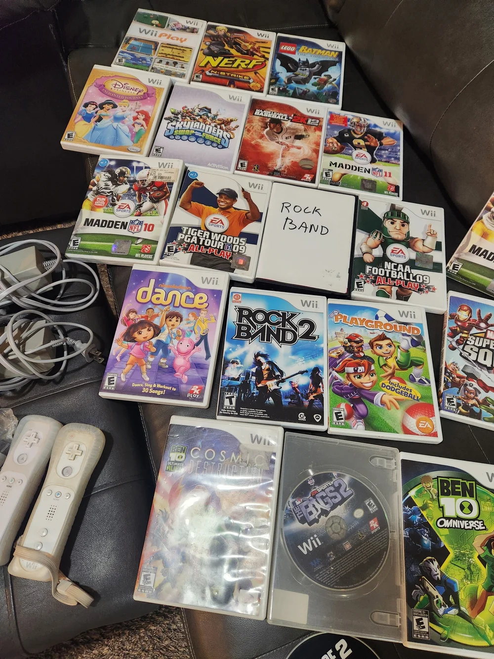 Nintendo Wii 30 Games & Accessories Bundle - White 5 Controllers 1 Guitar